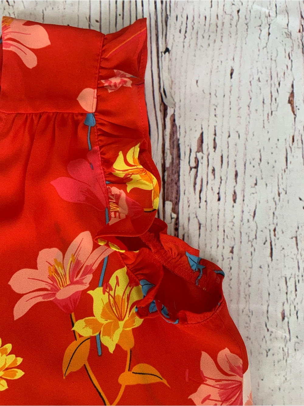 Loft Floral Red Sleeveless V-Neck Women's Top
Size Small - Picture 6 of 10